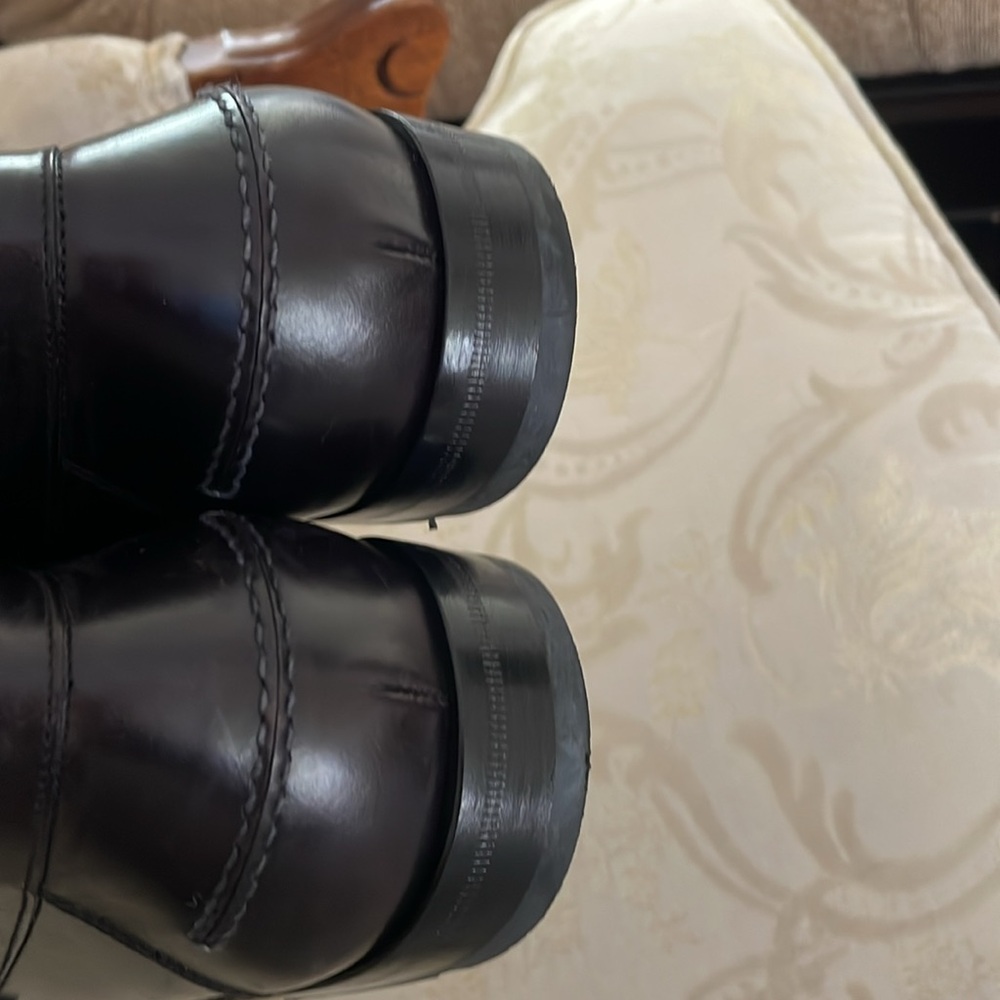 SALVATORE FERRAGAMO 'Destin' Black Leather Loafers - Picture 4 of 8